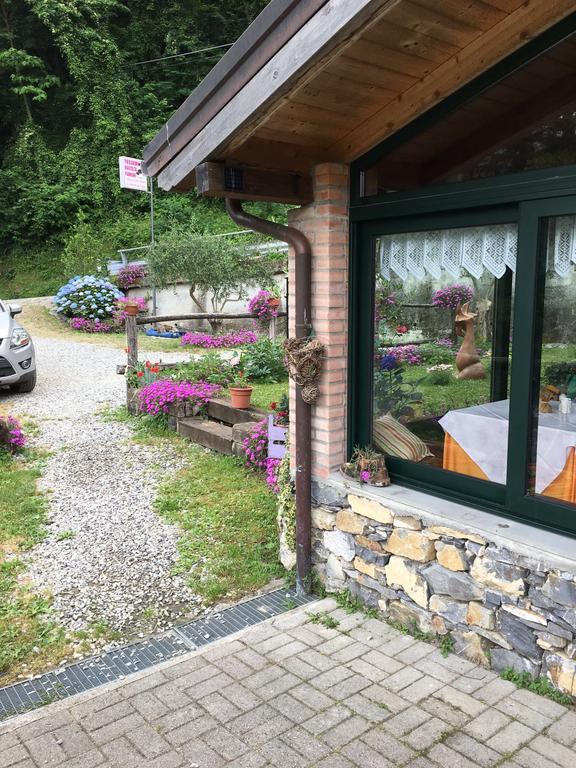 Agriturismo La Taverna Del Nonno Borzonasca Kültér fotó